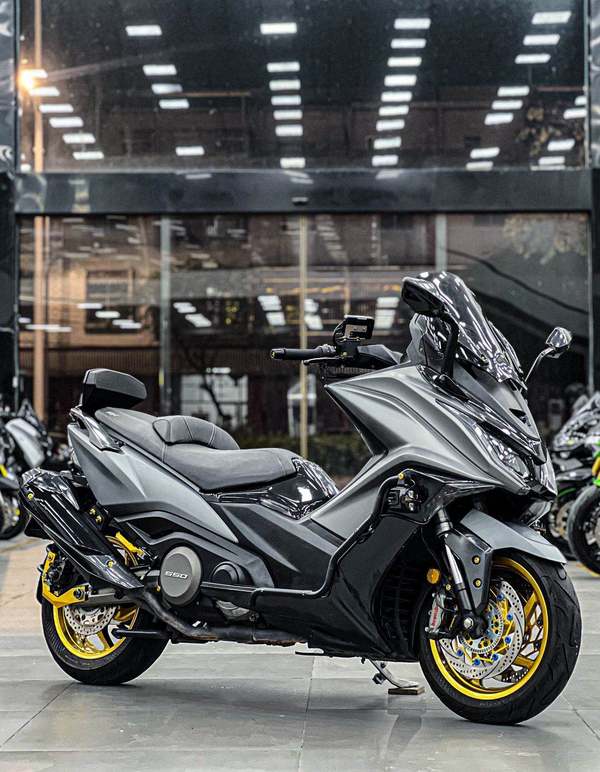 光阳 AK550