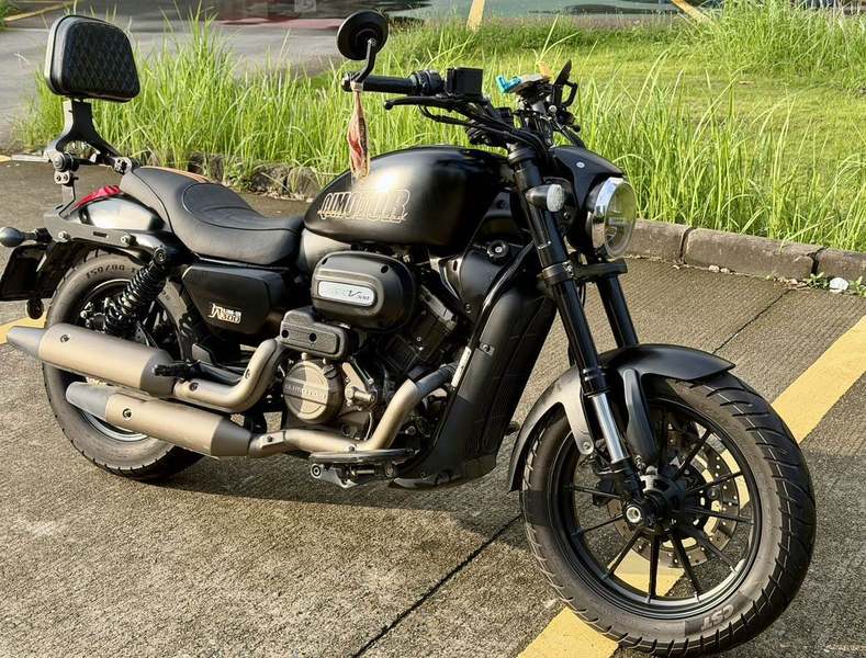 QJMOTOR 闪300S