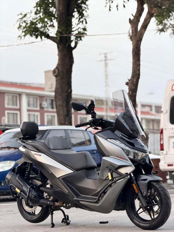 无极 SR250GT
