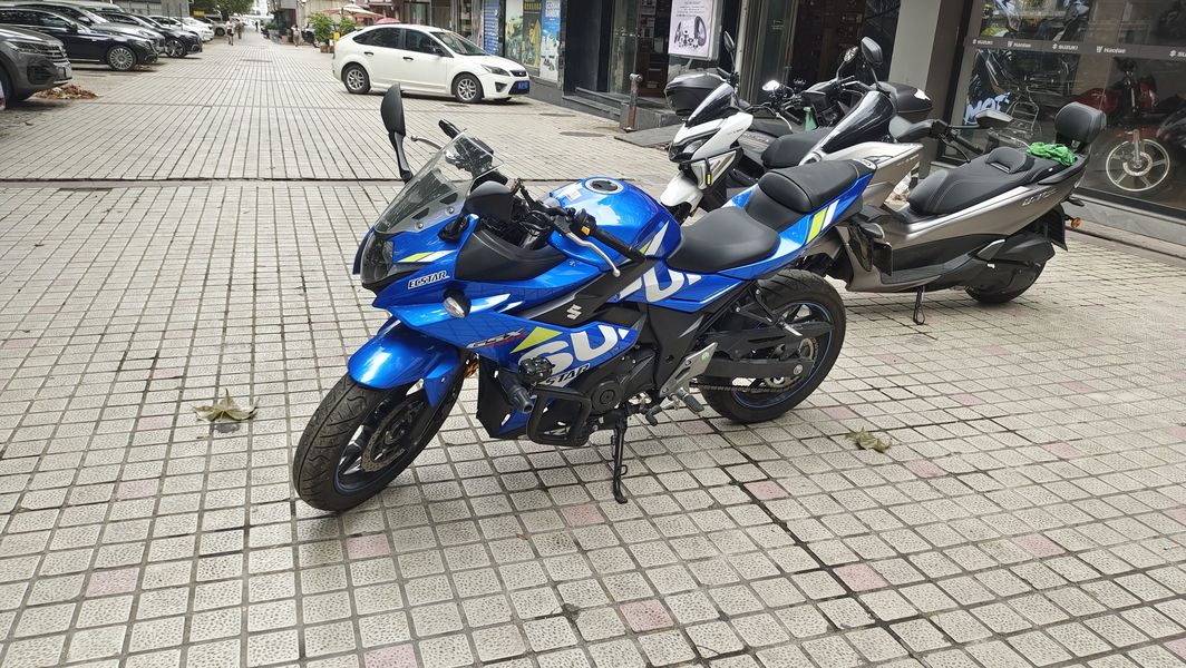 豪爵铃木 GSX250R