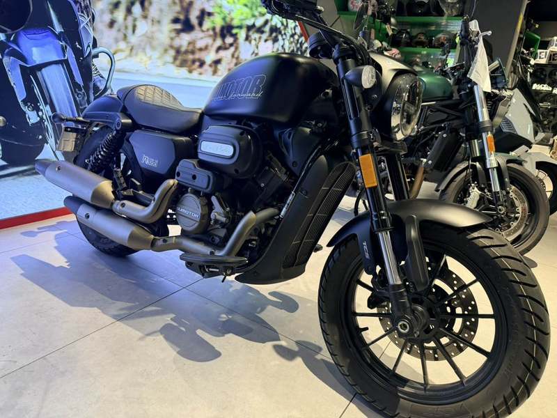 QJMOTOR 闪300S