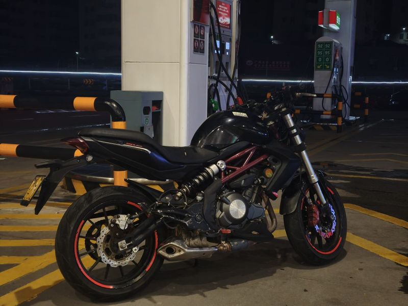 贝纳利 蓝宝龙BJ300GS