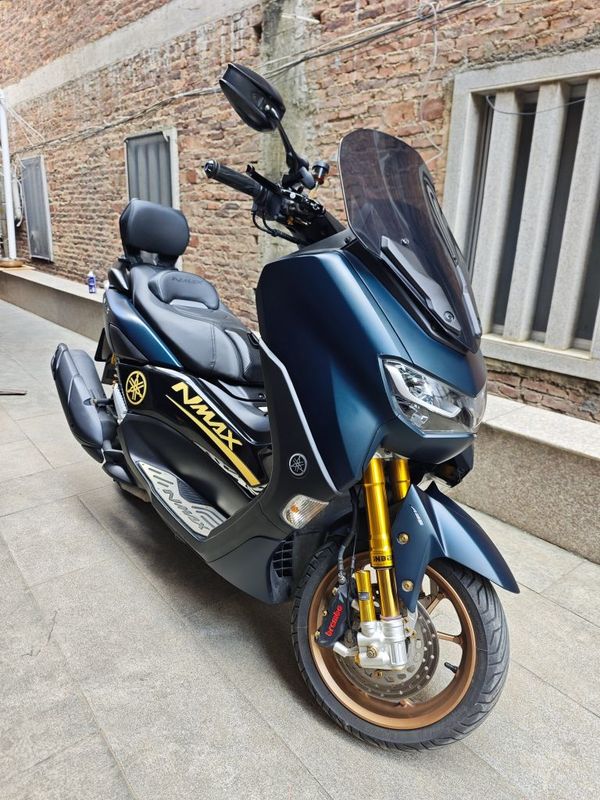 雅马哈 NMAX