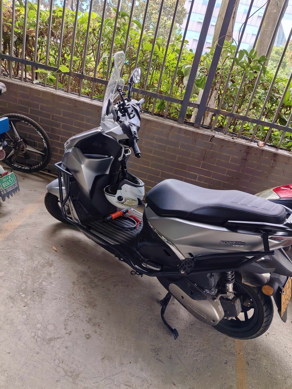 QJMOTOR 鸿150RS