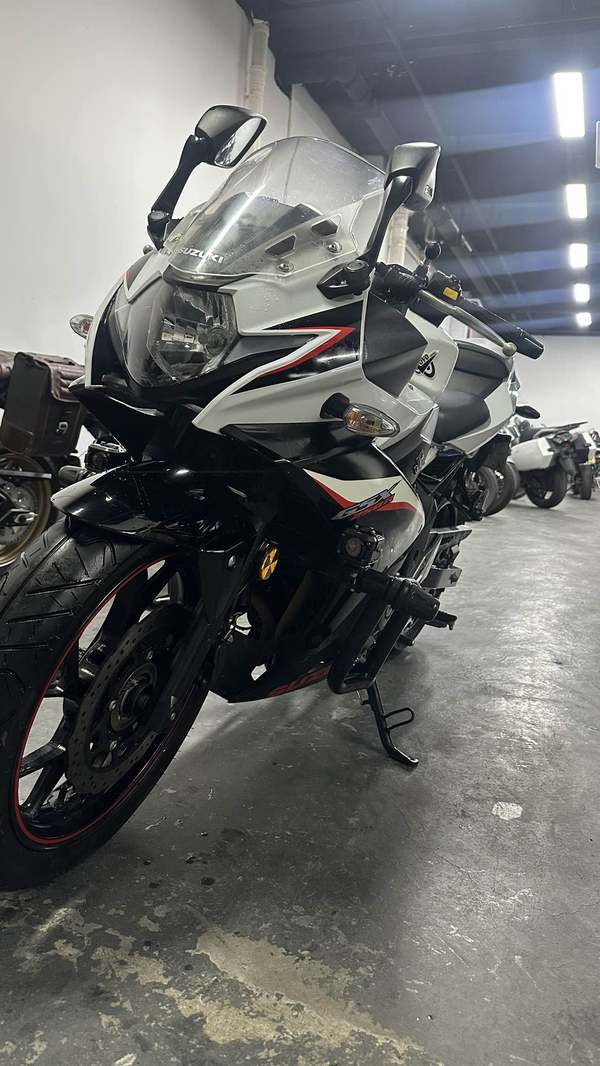 豪爵铃木 GSX250R