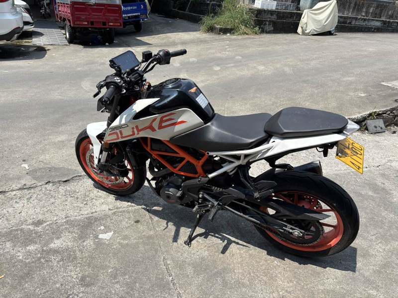 KTMR2R 390 Duke
