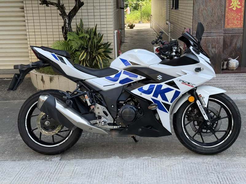 豪爵铃木 GSX250R