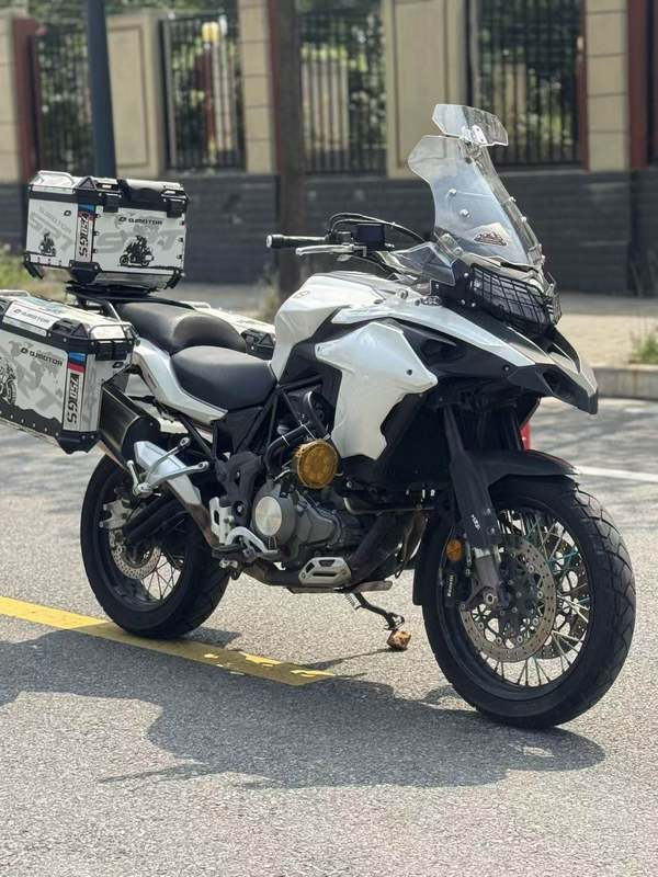 贝纳利 金鹏 TRK502