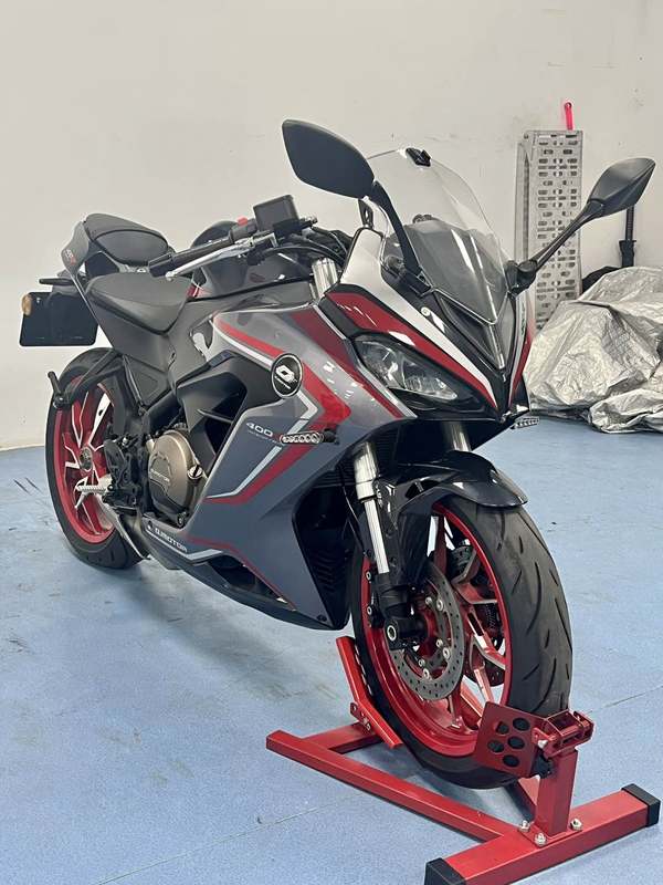 QJMOTOR 赛400