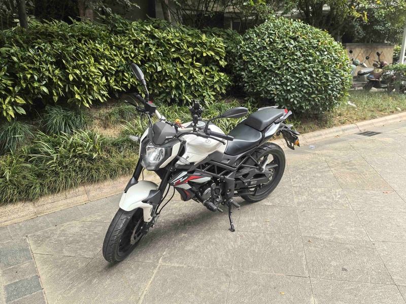 贝纳利 红宝龙 TNT 150i