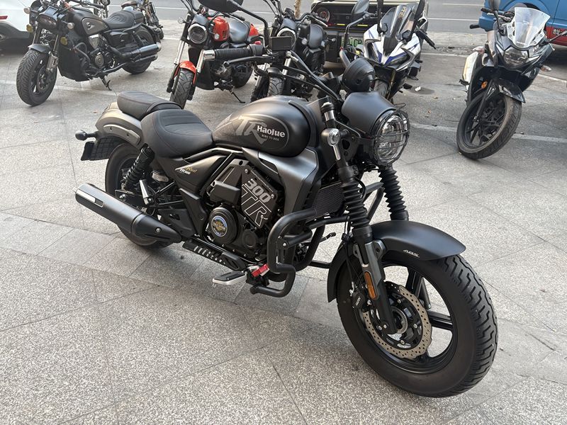 豪爵 TR300
