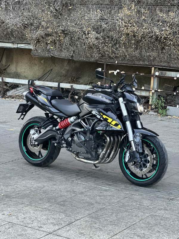 贝纳利 TNT600i