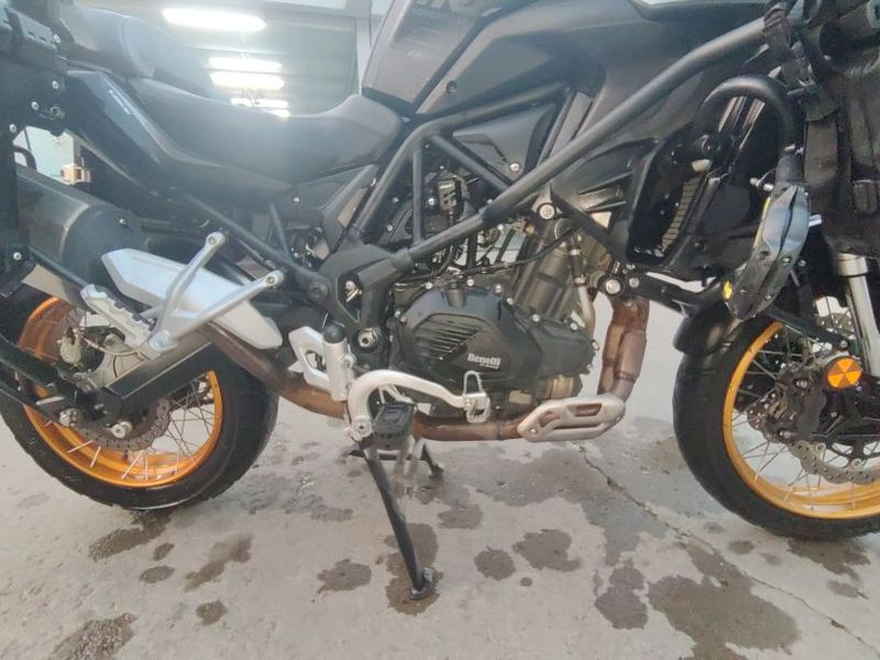贝纳利 TRK552