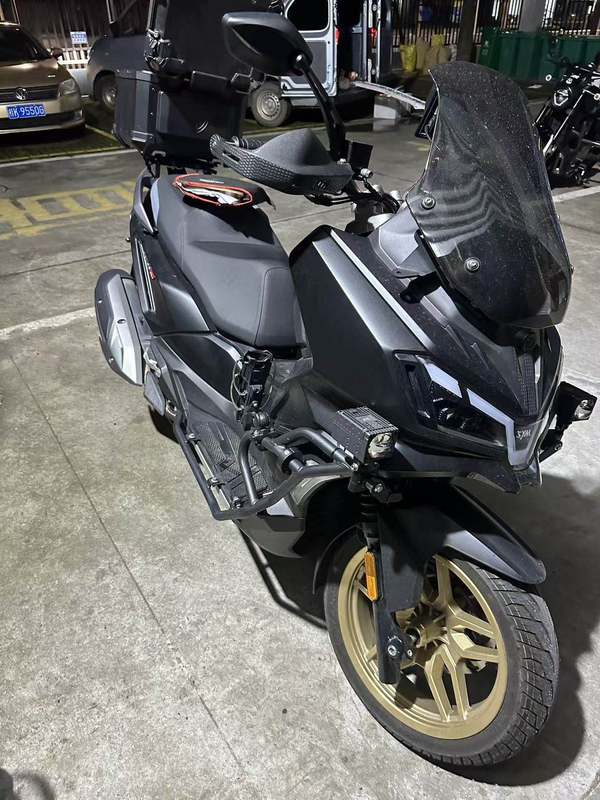SYM三阳 Husky ADV 300