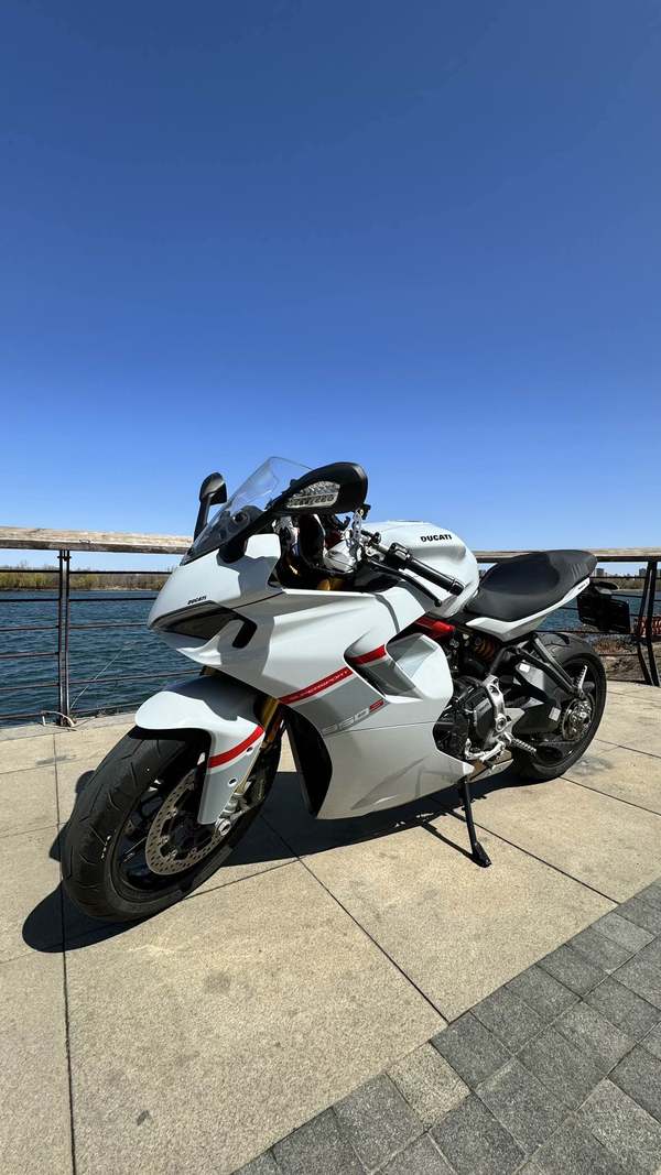 杜卡迪 SuperSport