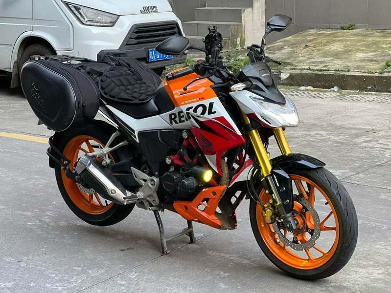 五羊本田 CB190R 暴锋眼