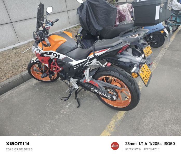 五羊本田 CB190R 暴锋眼