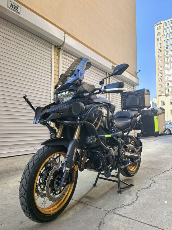 贝纳利 TRK552