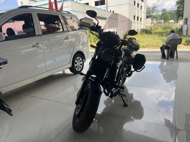 豪爵 TR300