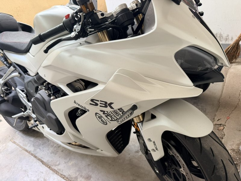 QJMOTOR 赛600