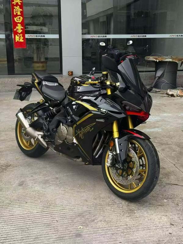 QJMOTOR 赛600