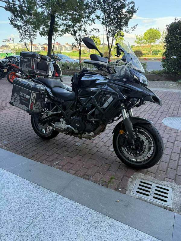 贝纳利 金鹏 TRK502