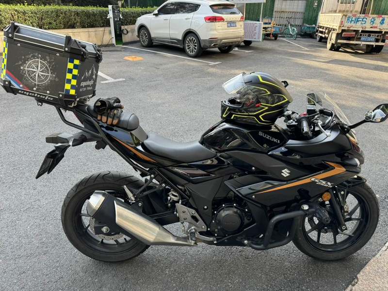 豪爵铃木 GSX250R