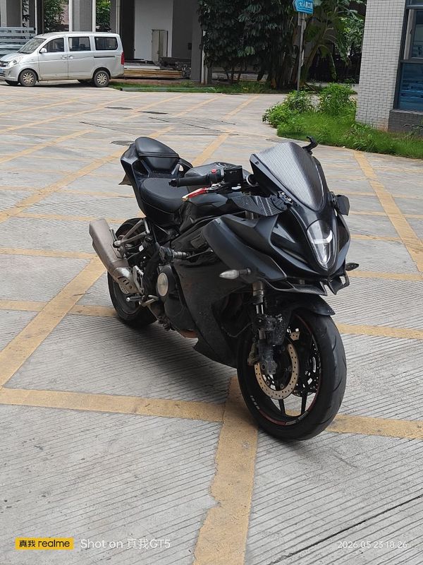贝纳利 龙卷风 Tornado 302R