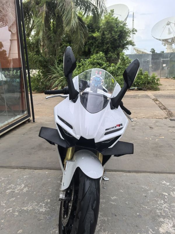 张雪机车 500RR