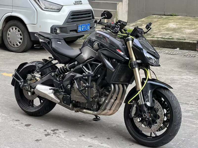 QJMOTOR 追600