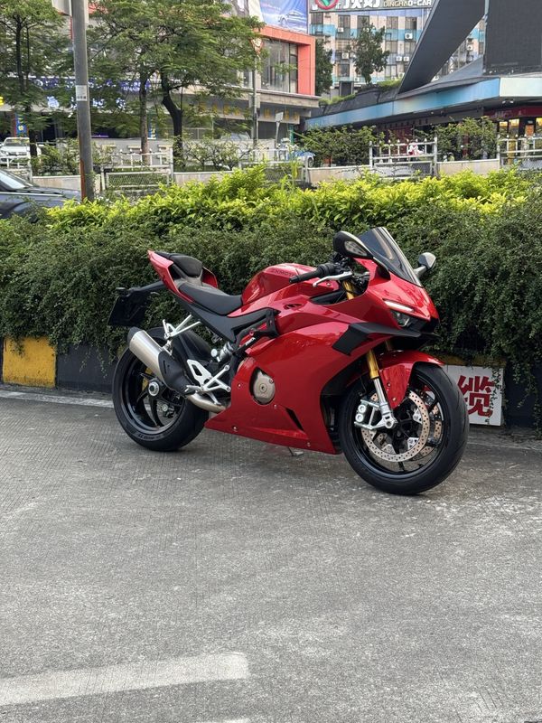 张雪机车 500RR