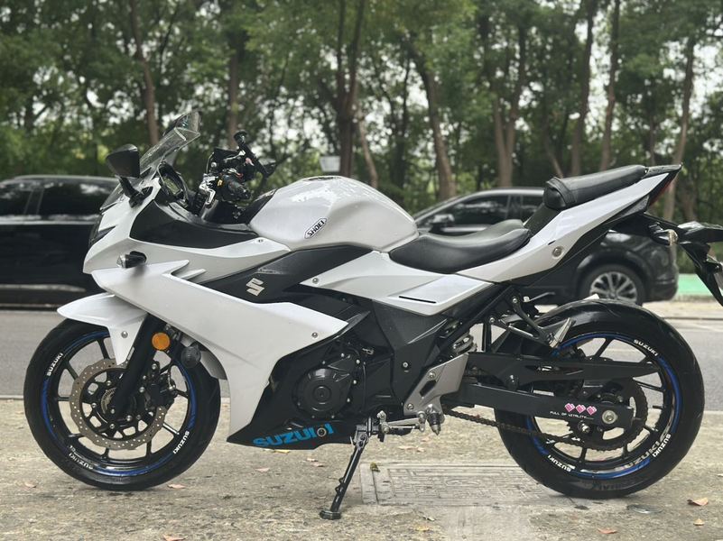 豪爵铃木 GSX250R