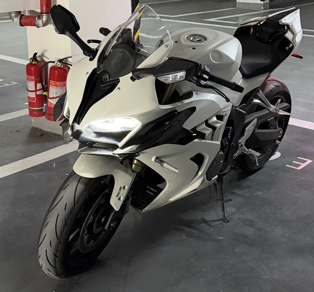 QJMOTOR 赛600