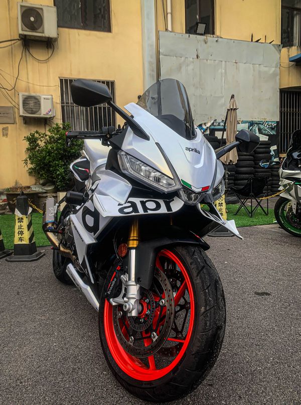 阿普利亚 RS 660 