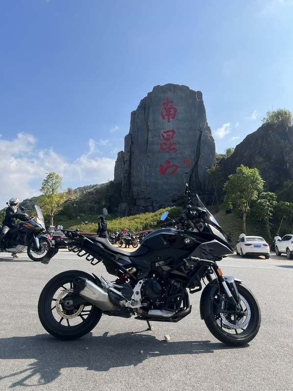 宝马 F 900 XR