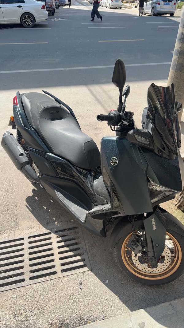 雅马哈 XMAX