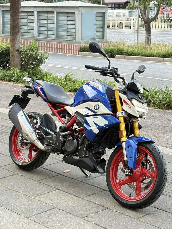 宝马 G 310 R