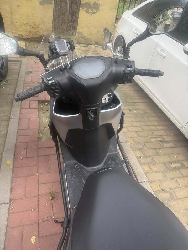 QJMOTOR 鸿150RS