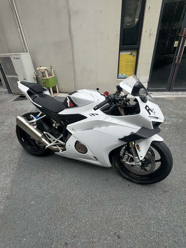 张雪机车 500RR