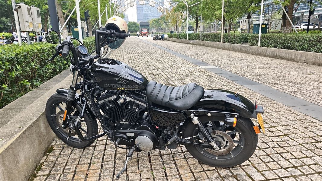 哈雷戴维森 Iron883 硬汉