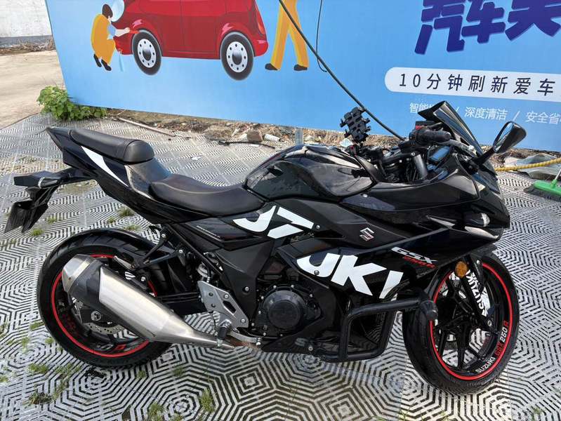豪爵铃木 GSX250R
