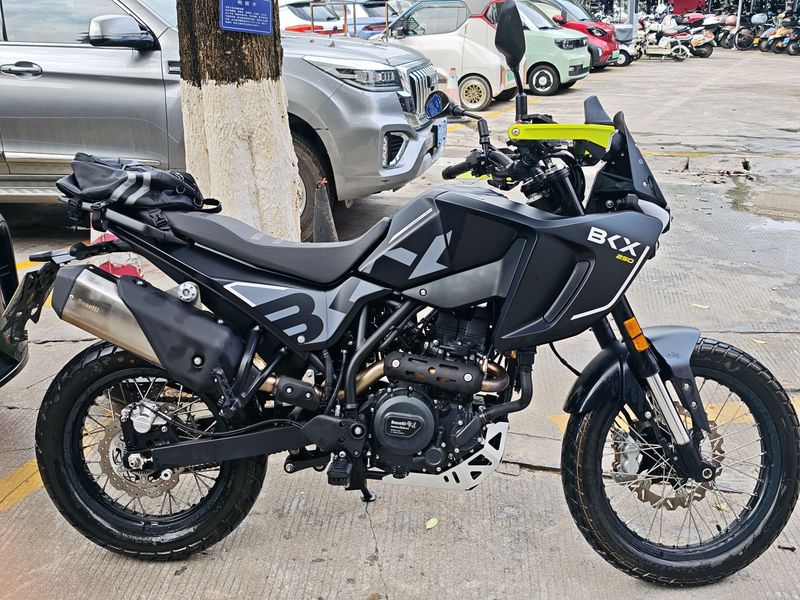 贝纳利 BKX250
