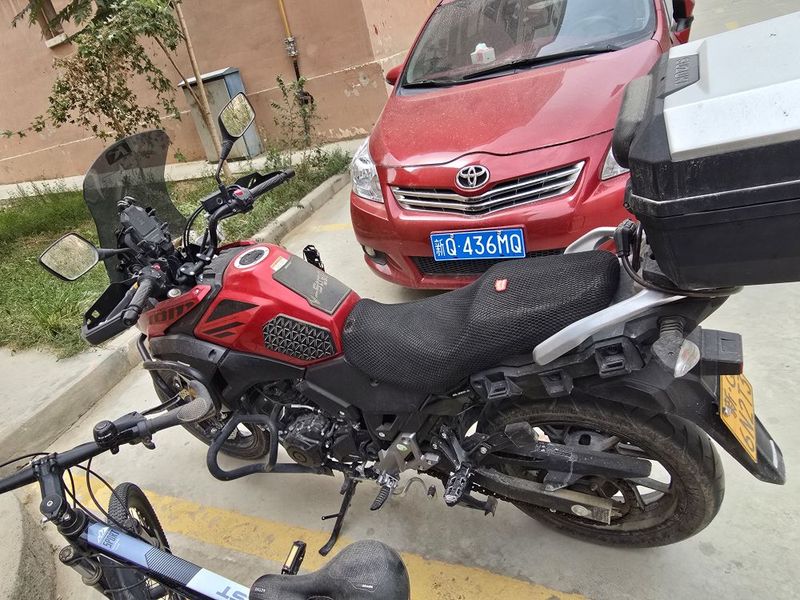 豪爵铃木 DL250