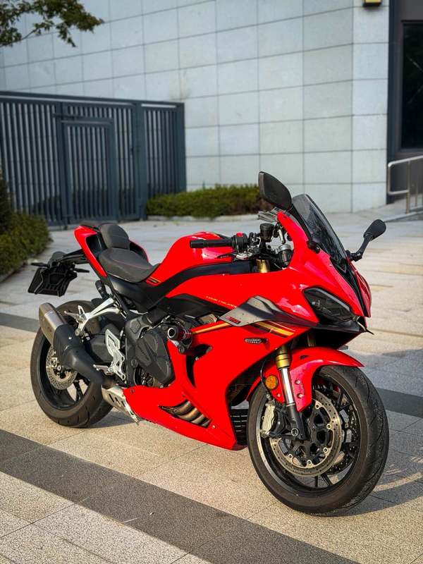 QJMOTOR 赛800