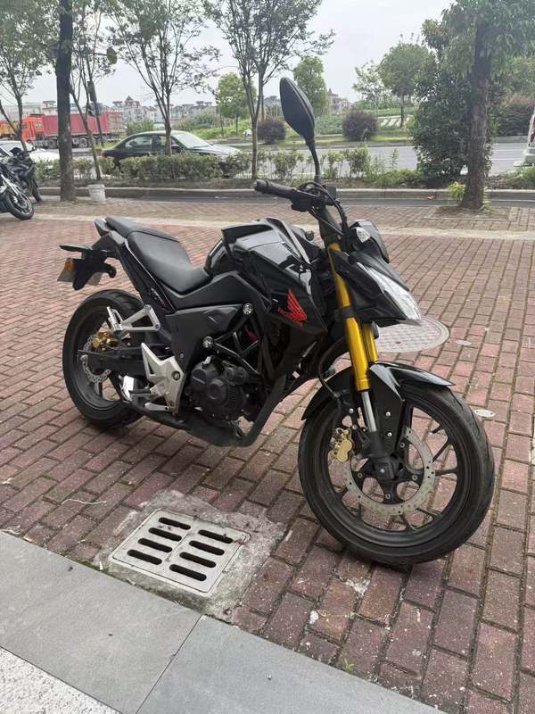 新大洲本田 CBF190R