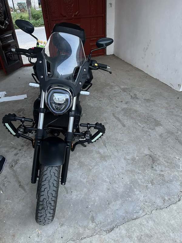 豪爵 TR300
