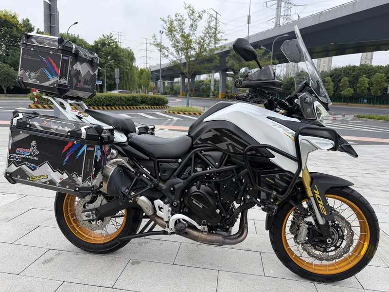 贝纳利 TRK702