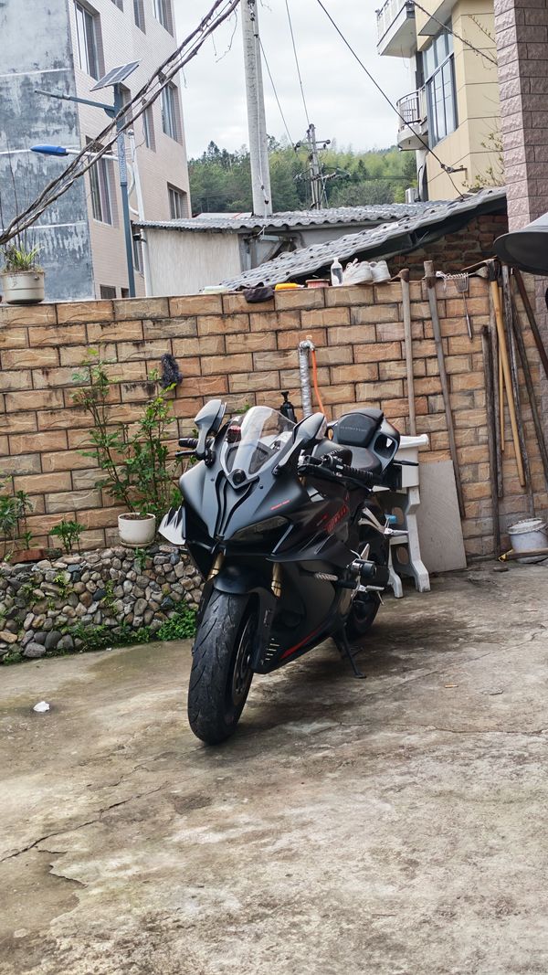 QJMOTOR 赛600