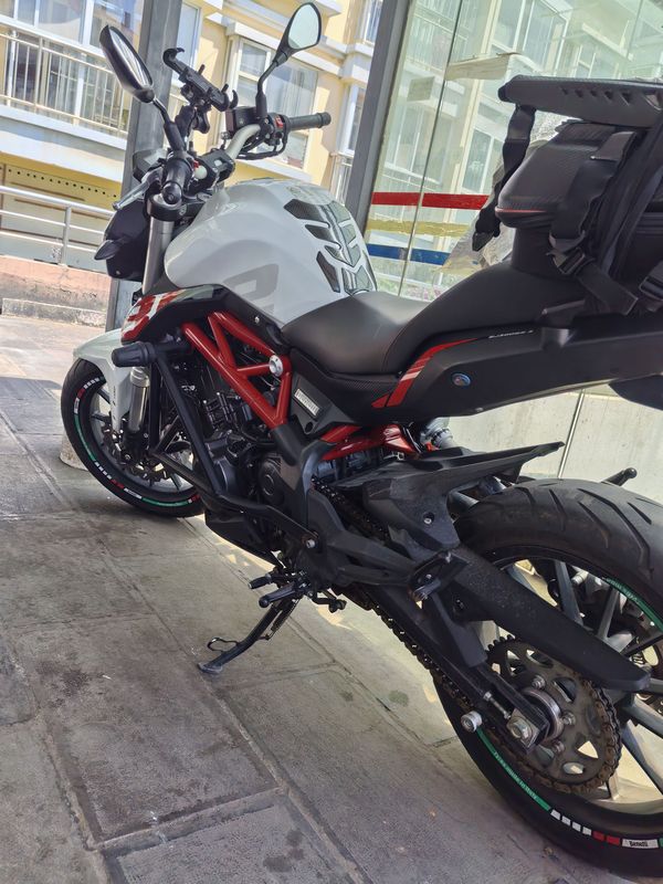 贝纳利 蓝宝龙 BN302S