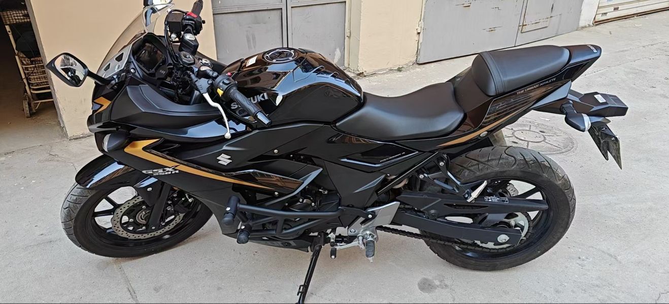 豪爵铃木 GSX250R
